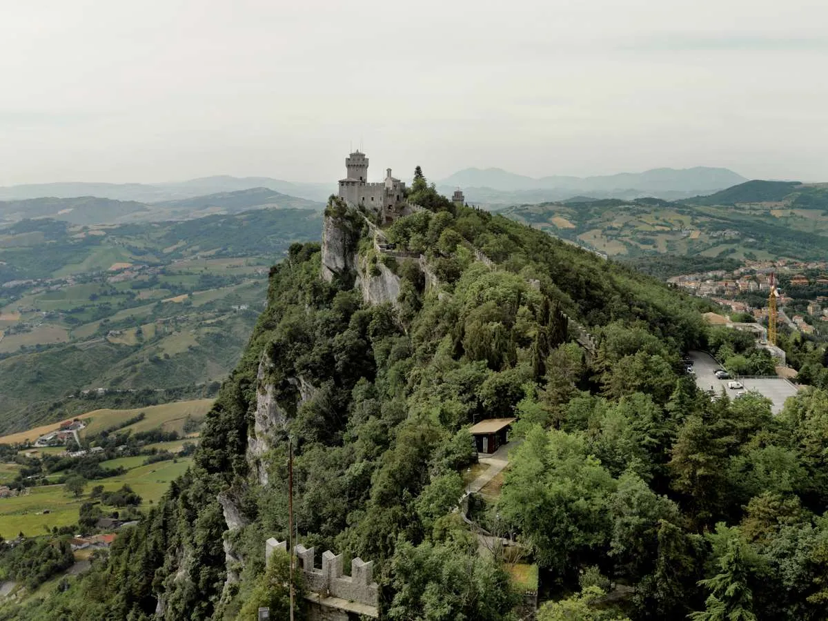 Beyond the Visible Landscape — immagine 3